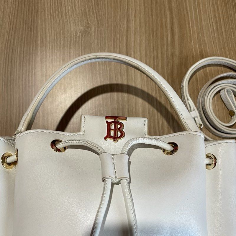 Burberry Monogram Motif Bucket Bag (Category: Luxury Bags & Wallets) located in Bacolod City. Submitted by classy.glamour (Listing ID 1377877806, Image 2). Description: Burberry Monogram Motif Bucket Bag Authentic Size: Medium Condition: Excellent Flaw: Normal sign of used.