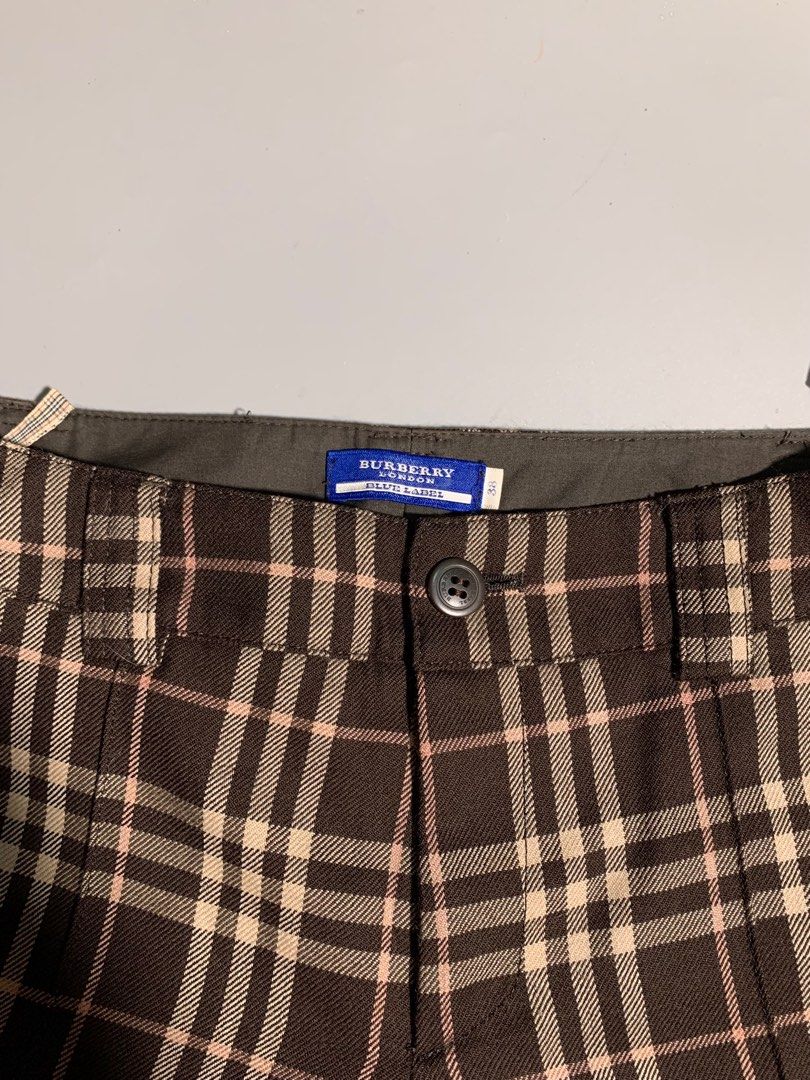 BURBERRY PLAID BROWN TROUSER (Category: Luxury Apparel) located in Taguig. Submitted by thehookv1 (Listing ID 1377785385, Image 2). Description: BURBERRY BROWN PLAID TROUSER SIZE 38 28-30 WAISTLINE 38 LENGTH GOOD CONDITION (minor scratch on outer lining AUTHENTIC TAGUIG DM ME.