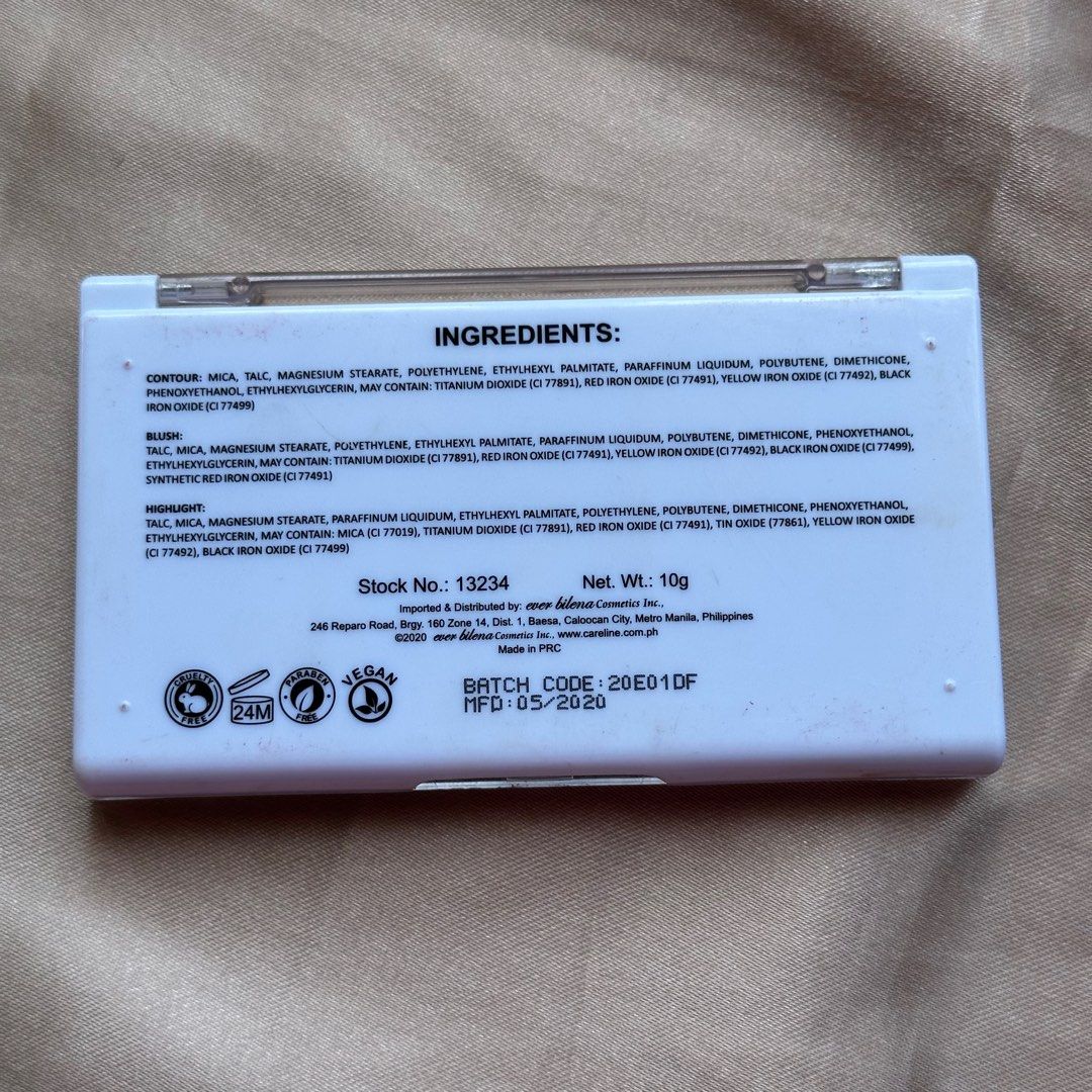 Careline Contour Blush Highlight (Category: Makeup) located in Malolos. Submitted by joifuljoi (Listing ID 1377800393, Image 3). Description: Barely used kasi hindi ako marunong mag make-up RFS: Declutterring .