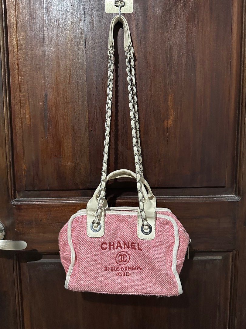 Chanel Bowling bag (Category: Luxury Bags & Wallets) located in Bulacan. Submitted by backdoor_gallery (Listing ID 1377854091, Image 1). Description: Preloved Chanel bowling satchel bag color pink Hand me down from a relative not sure about the authenticity Some damages on its handles Please see photos Rfs: need funds.