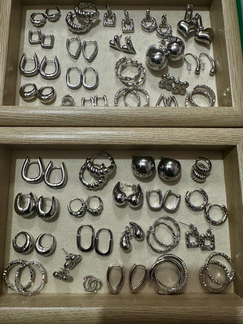 Chunky gold/silver earrings (Category: Earrings) located in Makati City. Submitted by Musthevs (Listing ID 1377322073, Image 3). Description: 🌸Price range 350-800.