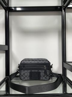 (Category: ) located in . Submitted by fashion.shoppp (Listing ID 1377821120, Image 1). Description: .