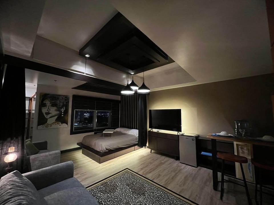 Condominium For Sale Fairways Tower BGC (Category: Apartments & Condos) located in Quezon City. Submitted by leadvision.realty (Listing ID 1377851167, Image 1). Description: Property Code: 1937-SC-FT Fairways Tower South tower Floor Area: 41 sq.m. Studio unit No. of T&B: 1 Fully Furnished Interiored Clean Title Selling Price: ₱11,000,000.00 Lester Velez The Lead Realty 09175208825.
