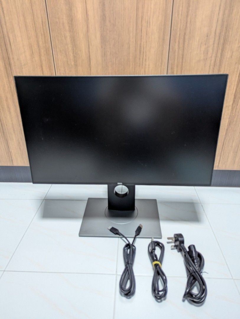 Dell UltraSharp U2417H (Malfunction) (Category: Monitor Screens) located in Singapore. Submitted by xrenol (Listing ID 1377912799, Image 2). Description: I am selling a malfunction Dell UltraSharp U2417H with the following original items. - Monitor (23.8-inch, 1920 x 1080 resolution) - Stand riser - Stand base - Power cable - USB 3.0 upstream cable - DP cable (DP to mDP) - Box as shown in Picture 1 The monitor is able to power up but the lower se