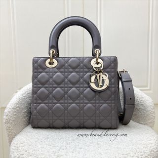 (Category: ) located in . Submitted by brands_lover (Listing ID 1377843342, Image 1). Description: .