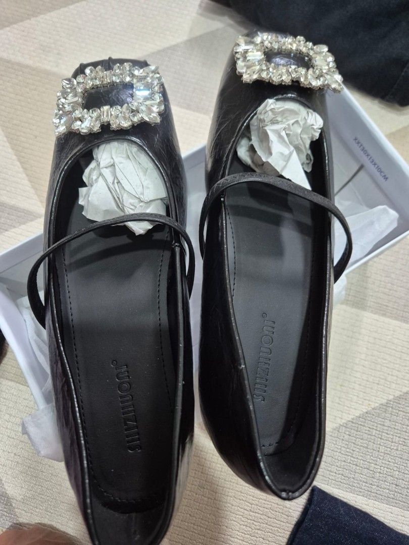 Flat shoes (Kategori: Sepatu Wanita) berada di Tangerang. Dikirim oleh putari (ID iklan 1377856401, Gambar 2). Deskripsi: .