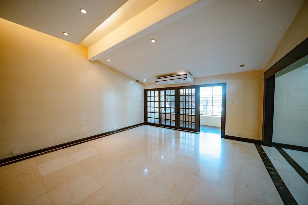 (Category: ) located in . Submitted by realestateallie (Listing ID 1377798284, Image 1). Description: .