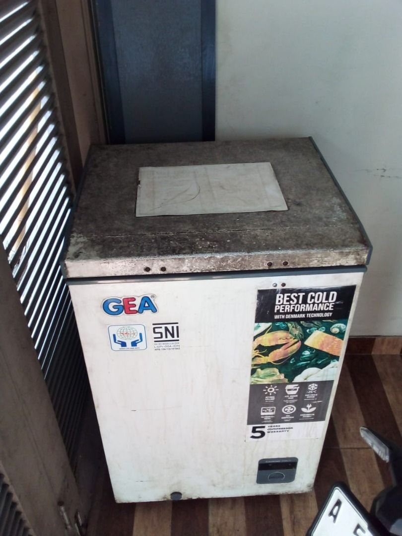 Freezer RSA dan GEA, Kitchen & Appliances di Carousell