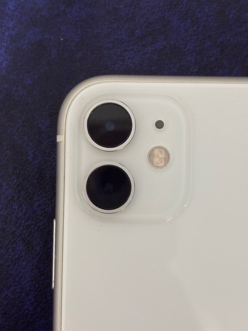 FS: iphone 11 64GB (Category: iPhone 11 Series) located in Santa Rosa. Submitted by tiellsea (Listing ID 1377915623, Image 2). Description: 📍FOR SALE: IPHONE 11 🧷 64 GB 🧷 openline 🧷76% battery 🧷 with power brick (bought around 1k) no cord or box included (will try to find first) Smiski not included all original parts, never opened, all buttons working, all features working (face id, true tone) first owner n not from buy and sell ⚡️open for m