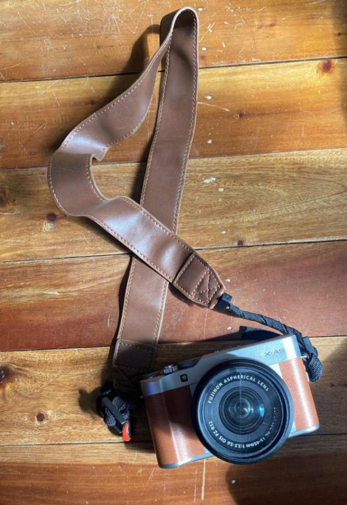 Fujifilm XA-5 (Category: Cameras) located in Manila. Submitted by ali19930021 (Listing ID 1377888548, Image 2). Description: Fujifilm XA-5 22k slightly negotiable mint condition no defects inclusions: 📸 box (complete w/ user manual) 📸 body 📸 kit lens (15-45mm) 📸 camera strap 📸 original battery 📸 charger 📸 rear cap 📸 lens cap 📸 silicone body cover 📸 52mm lens UV filter Rfs: upgrade 📍Luzon-based.