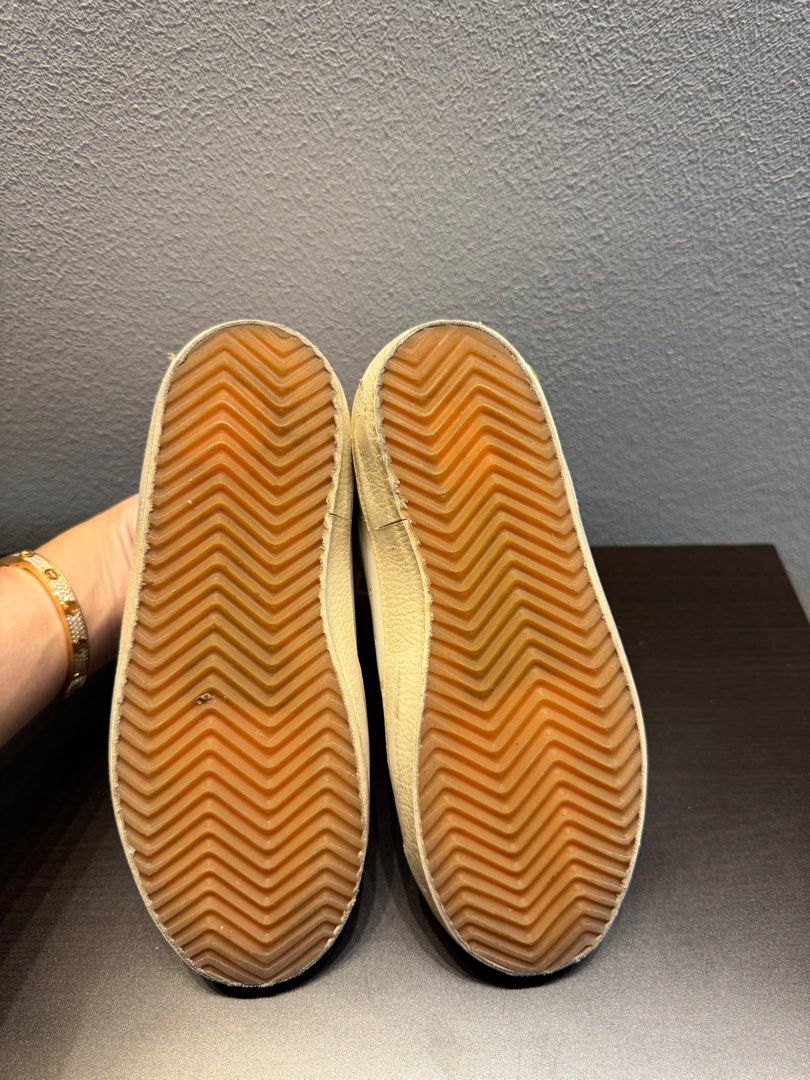 Golden Goose kids (Category: Babies & Kids Fashion) located in Singapore. Submitted by iamquinnie (Listing ID 1377837682, Image 3). Description: New, around 18-20cm? .