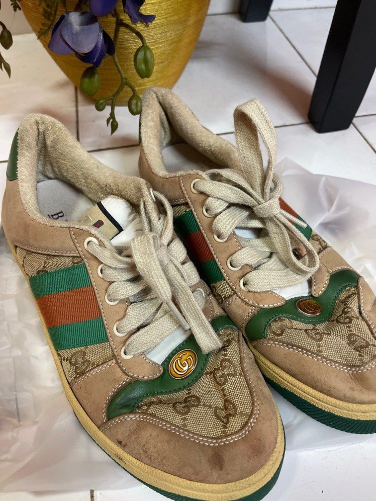 GUCCI (Category: Announcements) located in Kuala Lumpur. Submitted by myprelobecollection (Listing ID 1377782340, Image 1). Description: condition 8/10 pm for more details.