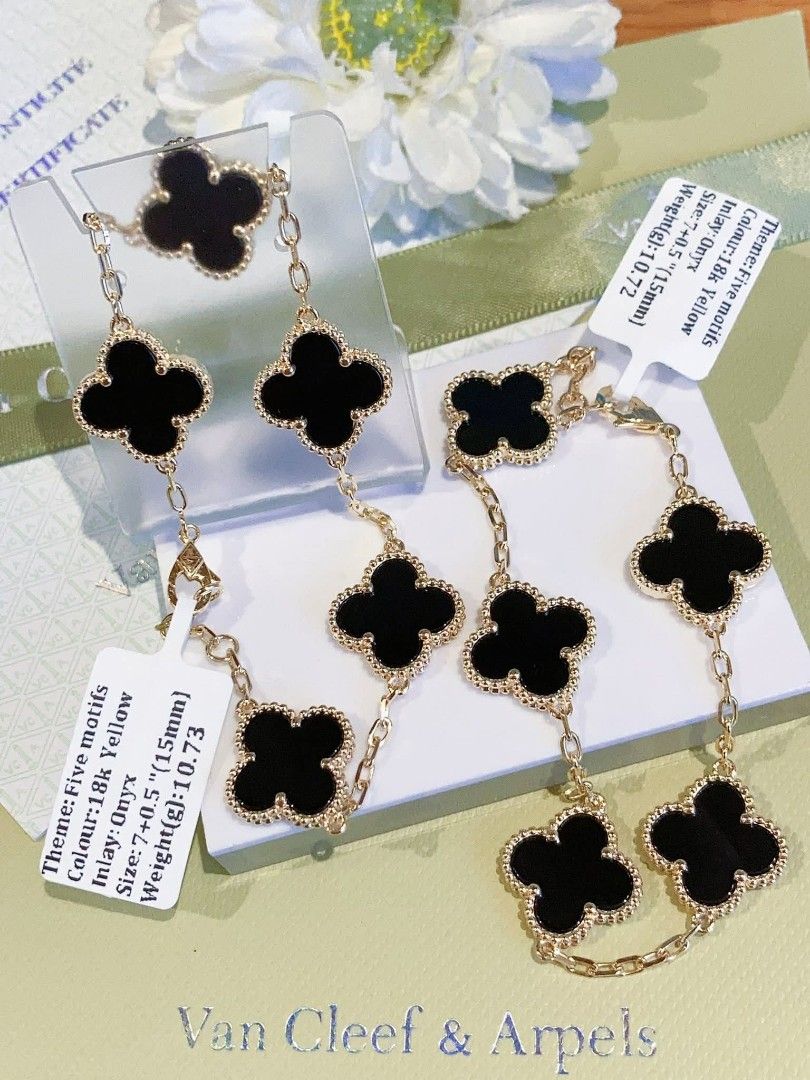 HK Setting VCA Vintage Alhambra Onyx 15mm (Category: Bracelets) located in Manila. Submitted by msgoldmanila (Listing ID 1377883252, Image 1). Description: 18k Hongkong Settings Pawnable ❗Price may change without prior notice ✨ Items are 100% real gold & pawnable ✨ DM for availability since this is a fast moving items ✨ Payment first policy, No COD/COP ✨Same day delivery within Metro Manila via Personal Rider ✨LBC & Fedex available mode of delive