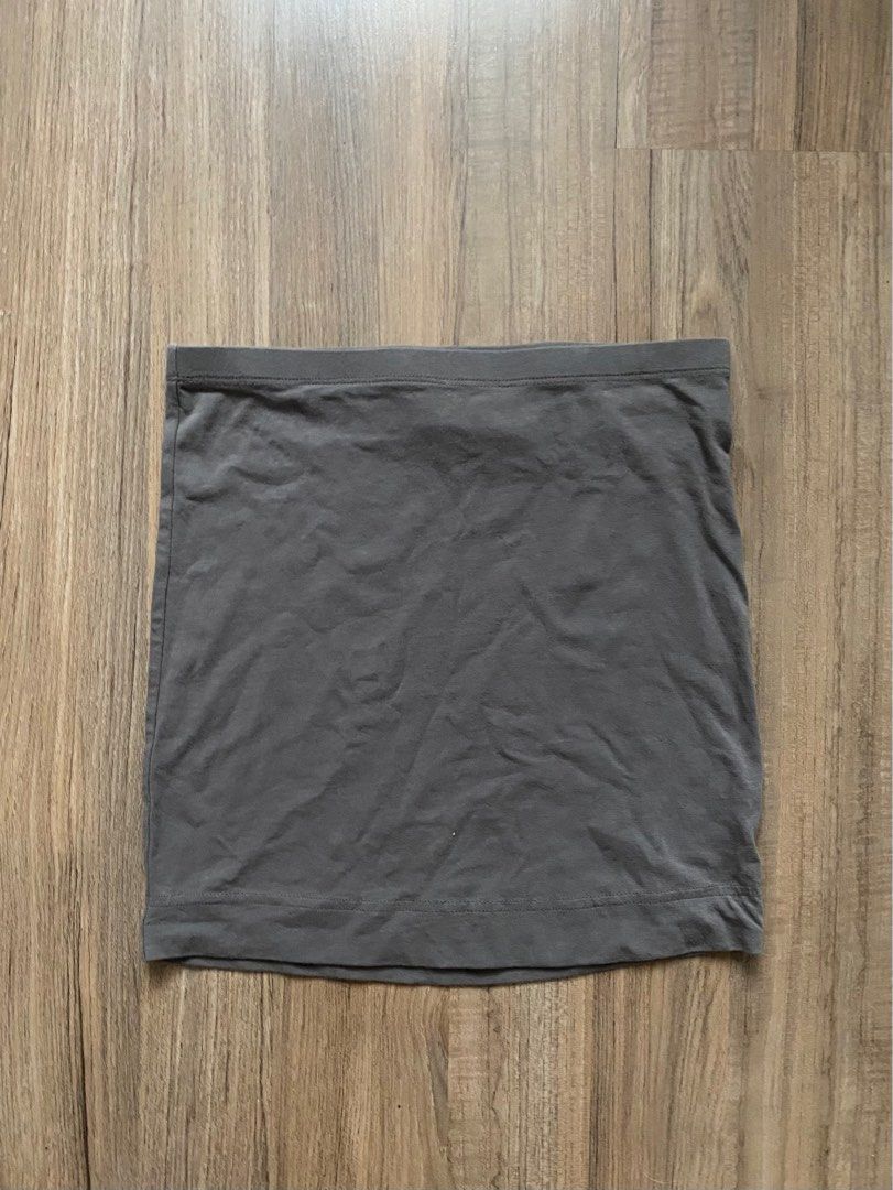 H&M Brown Tube Top (Category: Sleeveless) located in Makati City. Submitted by eascloset (Listing ID 1377797118, Image 1). Description: Helping tags: H&M, Forever21, Cotton On, Bershka, Pull&Bear, Old Navy.