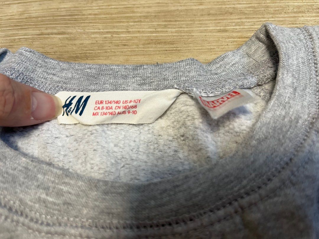 H&M Marvel fleece sweater pullover top (Category: Babies & Kids Fashion) located in Singapore. Submitted by charichris (Listing ID 1377758006, Image 2). Description: .