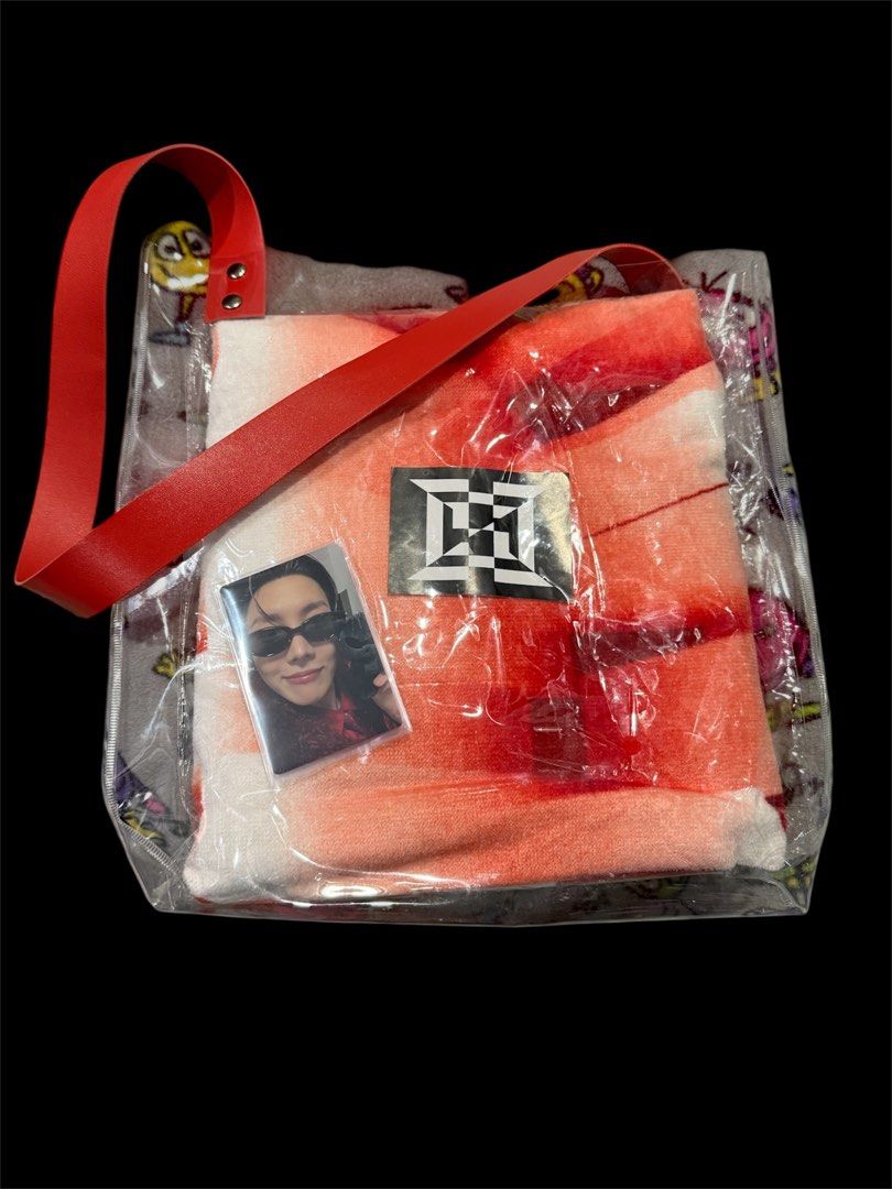 Hots Final Gift for Army (Category: K-Wave Merchandise) located in Cainta. Submitted by shopravenwitch (Listing ID 1377854481, Image 1). Description: Hots Final in Seoul Gift for Army 1 set - includes clear bag, towel and jhope pc Rfs - extra Onhand and ready to ship.