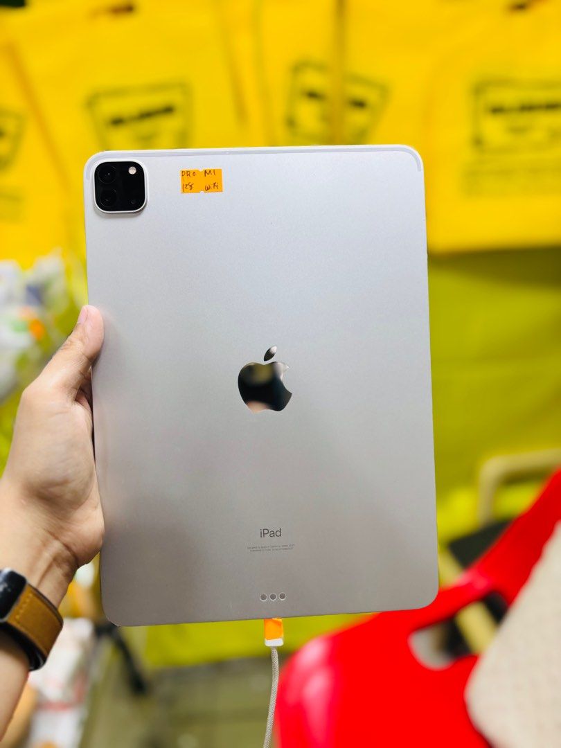 Ipad Pro M1 128GB 11' Wifi only no issues 2021 (Category: iPad) located in San Juan City. Submitted by najihahtelecomshop2018 (Listing ID 1377801306, Image 1). Description: Legit Store | Original unit FOR SALE | TRADE / SWAP ▫️INSTALLMENT thru: 🔸Credit Card (straight / installment) 🔸Ggives / Gcredit + 6% interest 🔸Spay Later + 6% interest (RFS: Buy and Sell any kinds of Gadgets) Description: Ipad Pro M1 128GB 11' inch Wifi only No hidden Issue