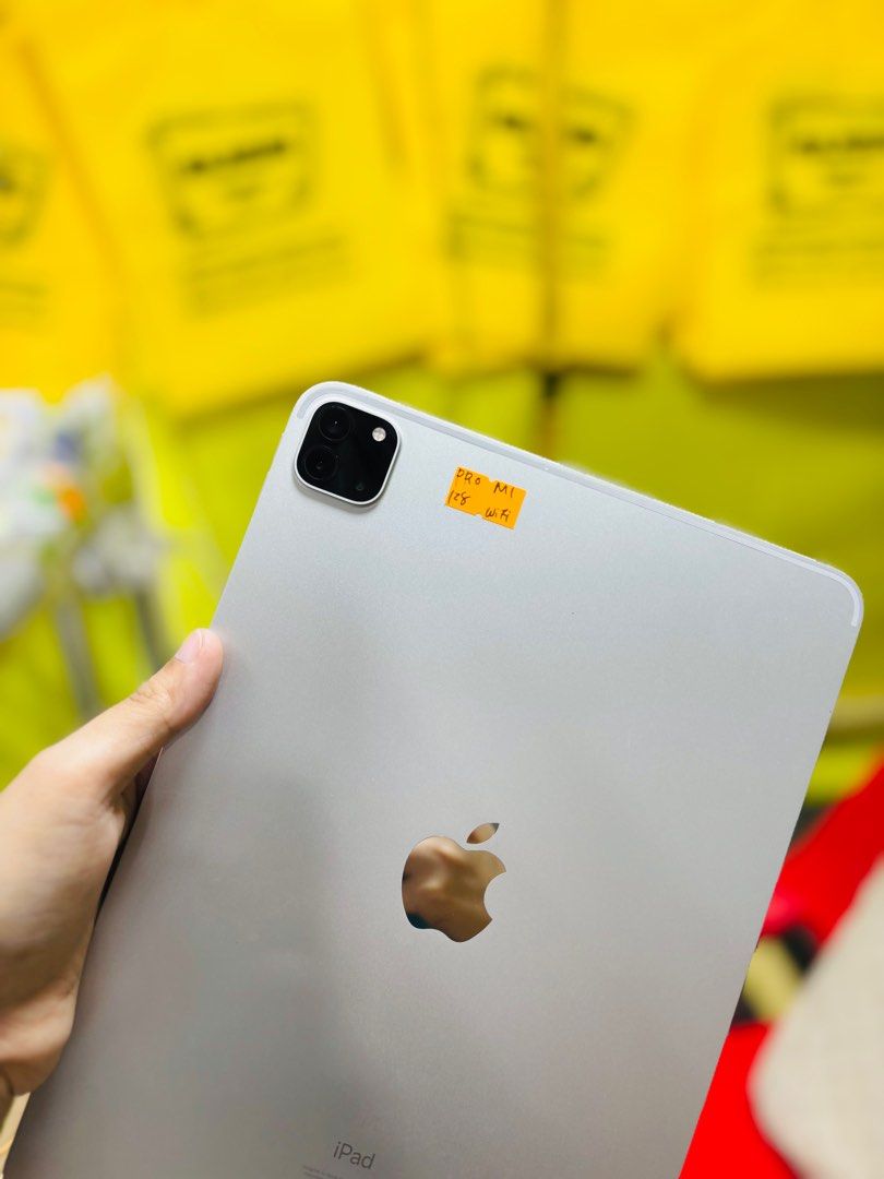 Ipad Pro M1 128GB 11' Wifi only no issues 2021 (Category: iPad) located in San Juan City. Submitted by najihahtelecomshop2018 (Listing ID 1377801306, Image 2). Description: Legit Store | Original unit FOR SALE | TRADE / SWAP ▫️INSTALLMENT thru: 🔸Credit Card (straight / installment) 🔸Ggives / Gcredit + 6% interest 🔸Spay Later + 6% interest (RFS: Buy and Sell any kinds of Gadgets) Description: Ipad Pro M1 128GB 11' inch Wifi only No hidden Issue