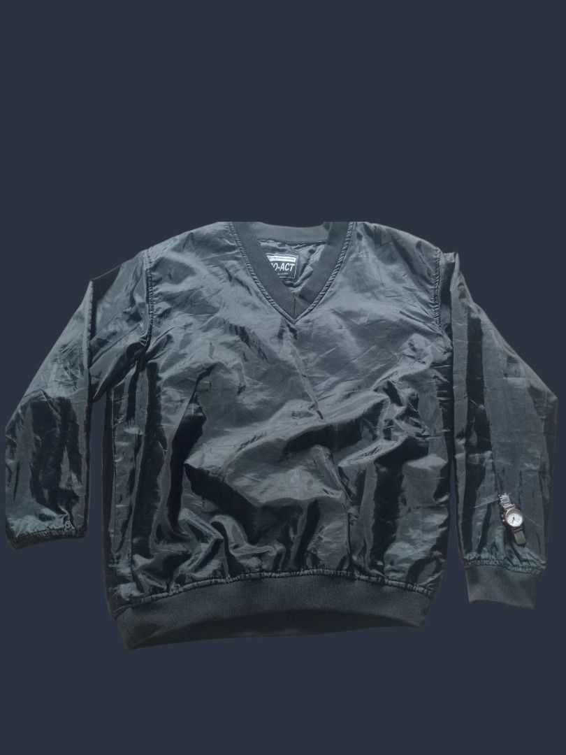 Jacket (Category: Coats, Jackets and Outerwear) located in Kuala Lumpur. Submitted by lyn44 (Listing ID 1377245040, Image 3). Description: srs buyers only!!! boleh nego kalau pandai🫣 > 🧥 PRO-ACT Japan Retro Windbreaker 🌪️ Original vintage cut, rare find 📏 Saiz m 🧼 Condition 8/10 – no defect, clean 🔥 Material sedap, bukan versi local biasa 💰 RM30 🚚 Postage RM10 📩 DM cepat, 1 piece only! #proactjapan #rarejacket #windbreakerbundle #vintage