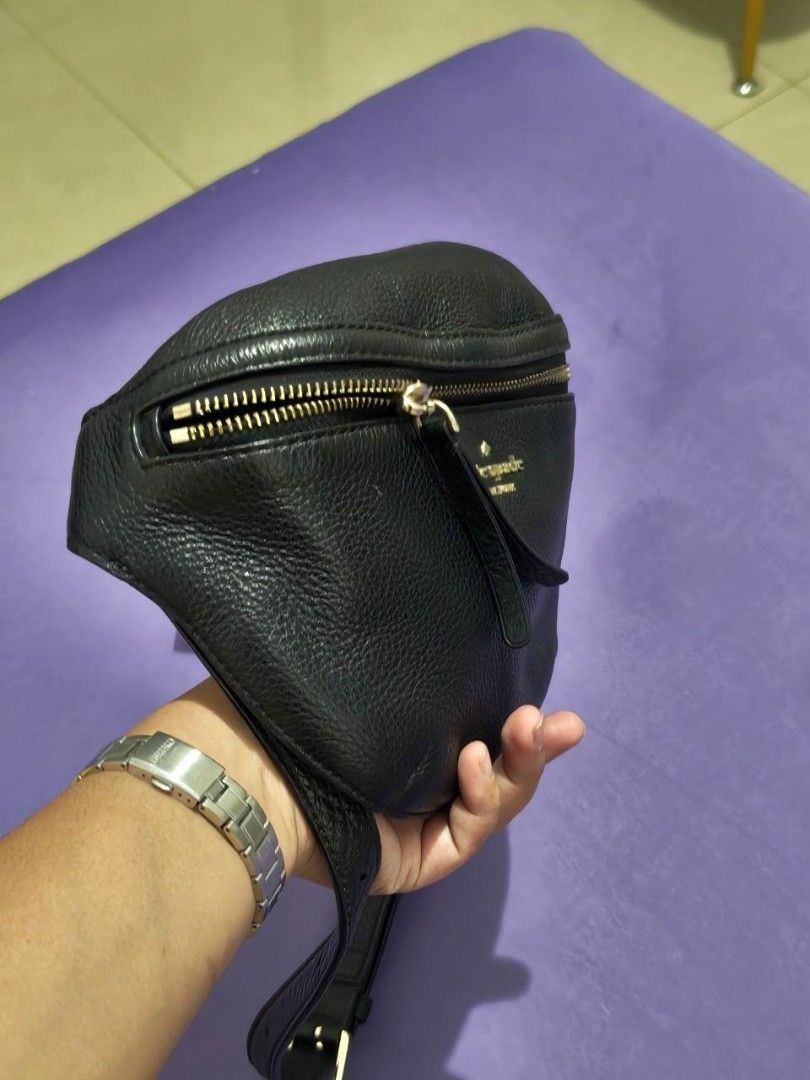 Authentic Kate Spade Jackson Belt Bag - Black Pebble Leather (Category: Cross-body Bags) located in Makati City. Submitted by yenpreloveditems (Listing ID 1377861941, Image 3). Description: Kate Spade Jackson Belt Bag – Black Pebble Leather 📍 Bought in Japan 👜 Rarely used – excellent condition, still looks brand new Stylish and functional belt bag in classic black pebble leather. Can be worn around the waist or as a crossbody for hands-free con