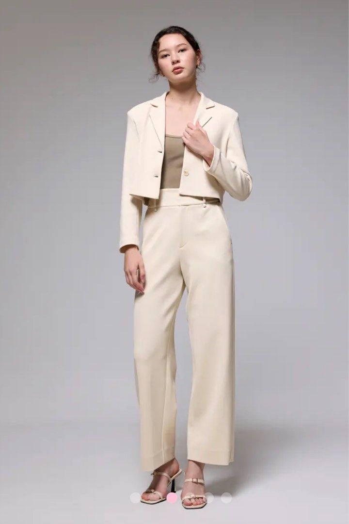 LB Alya Boxy Crop Blazer - Oat (Category: Coats, Jackets and Outerwear) located in Singapore. Submitted by lilydilly (Listing ID 1377901277, Image 3). Description: BNIP BNWT Self collect strictly from my unit in Yishun Or top up for mailing .