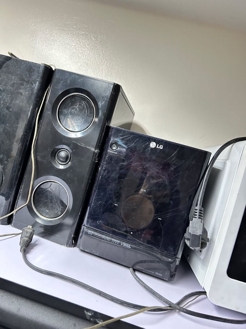 LG SPEAKER AND AMPLIFIER (Category: Soundbars, Speakers & Amplifiers) located in Caloocan City. Submitted by roxsell.00 (Listing ID 1377812357, Image 1). Description: FOR PICK UP ONLY LOCATION- QUIAPO MANILA PM FOR VIDEO .
