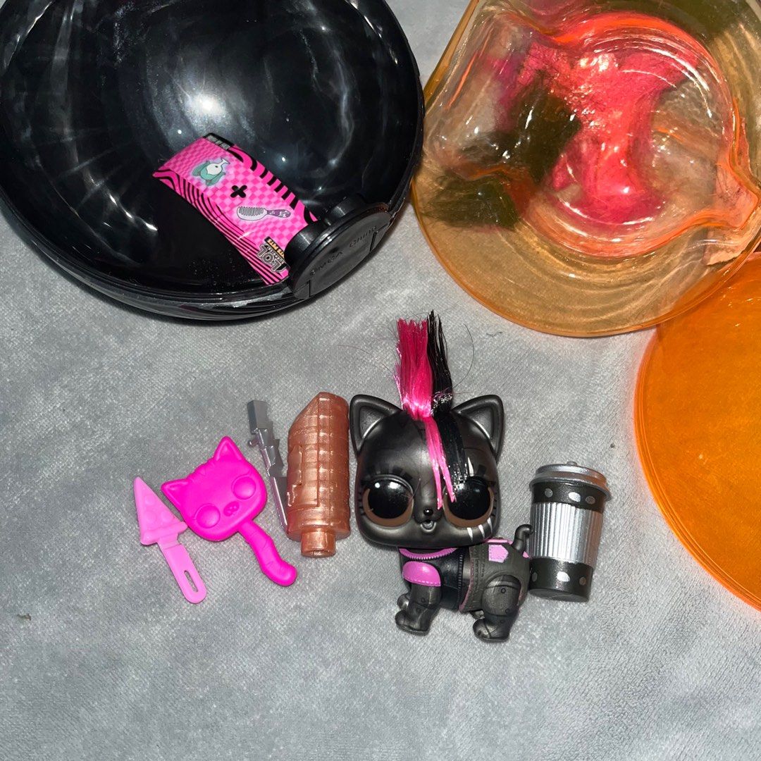 LoL pet new dup (Category: Designer & Blind Box Toys) located in Quezon City. Submitted by mcv1102 (Listing ID 1377878265, Image 2). Description: Brandnew dup LOL pet toy Old edition classic pet of lol.