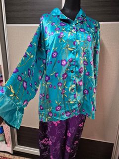 (Category: ) located in . Submitted by orkedboutique (Listing ID 1377755153, Image 1). Description: .