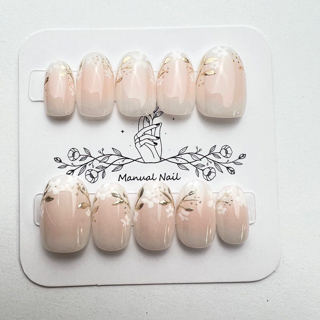 由 sora_store (刊登 ID 1377859994，圖片 1) 提交，位於 桃園市 (Taoyuan) 的 腮紅金枝白花 訂製參考 (類別：美甲、手部保養)，說明：。