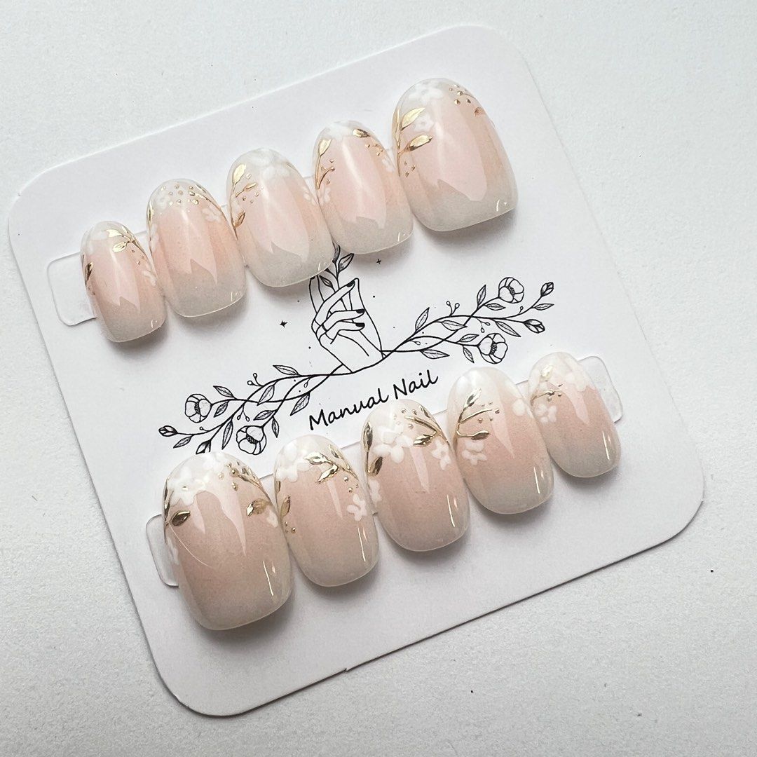 由 sora_store (刊登 ID 1377859994，圖片 2) 提交，位於 桃園市 (Taoyuan) 的 腮紅金枝白花 訂製參考 (類別：美甲、手部保養)，說明：。