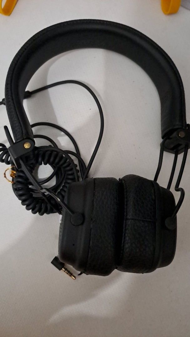 Marshall Major III On-Ear Headphones -bluetooth Black (Category: Headphones & Headsets) located in Singapore. Submitted by kennethyer1234 (Listing ID 1377873438, Image 2). Description: - Used Marshall Major III on-ear headphones - Good condition - Includes original coiled cable - Minimal wear on earcups and headband - Excellent sound quality - Iconic Marshall design -with charging cable - meet point- lakeside mrt 7-11store - Perfect for music lov
