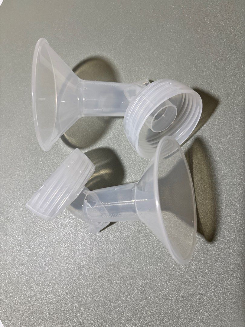 Maymom 19mm Breast Pump Flanges (Category: Breastfeeding & Bottle Feeding) located in Singapore. Submitted by bumblebiyu (Listing ID 1377760427, Image 1). Description: Set of 19mm Maymom wide mouth breast pump flanges, compatible with Spectra S1/S2/S9 pumps. Used twice, washed and sterilised each time. Selling as it’s the wrong size. Self-collect at Tengah Plantation Plaza. Also blessing mummy’s milk with this purchase. Similac Mum Tins exp: Sep 
