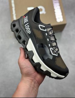 (Category: ) located in . Submitted by khai.uasneakers (Listing ID 1377889265, Image 1). Description: .