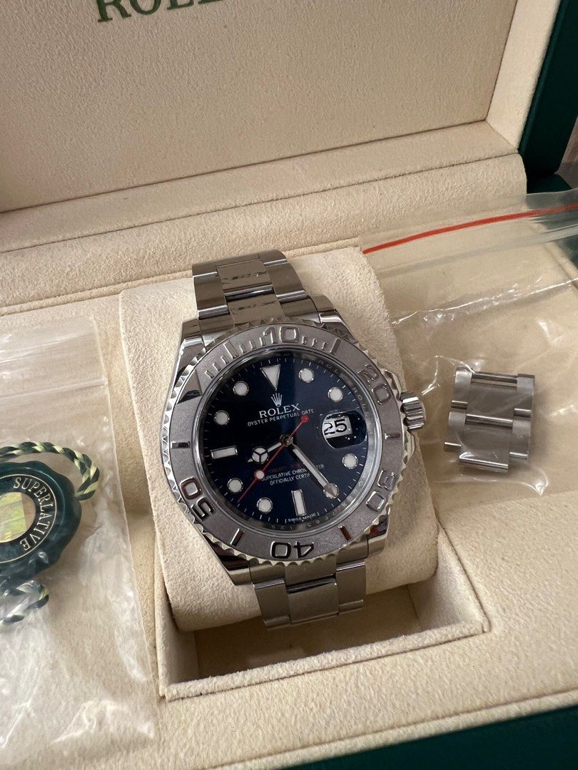 Origina Rolex Yatchmaster 40mm (Category: Luxury Watches) located in Paranaque City. Submitted by glenjonluxuryfinds2 (Listing ID 1377942350, Image 3). Description: Year 2017 With box NFC Card.