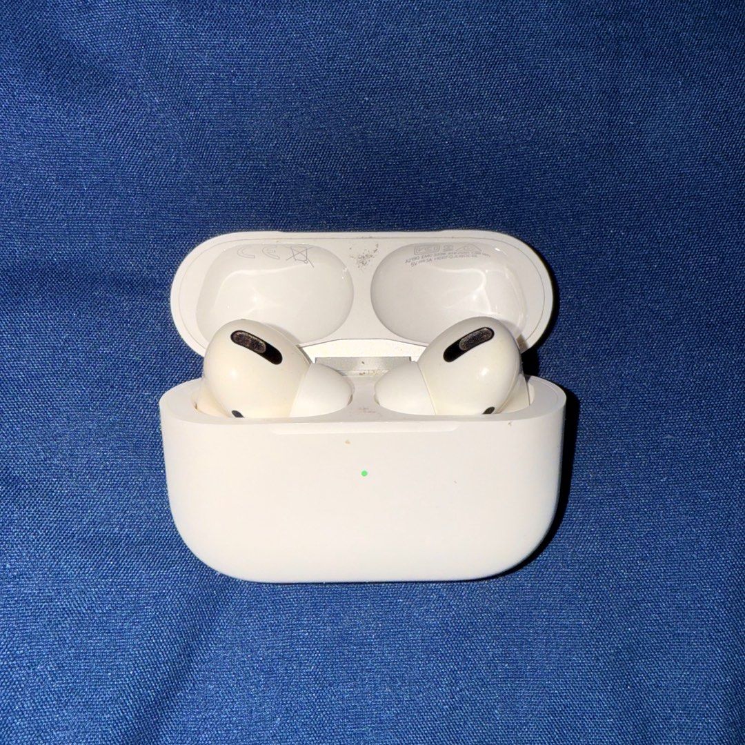 Original Airpods Pro 1 (Category: Earphones) located in Manila. Submitted by bestudios (Listing ID 1377877327, Image 1). Description: Selling my personal Airpods Pro 1 with Active Noise Cancellation Minor scratches as seen in photos but only inside the case. No other issues on the airpod and case. Still in good quality condition.