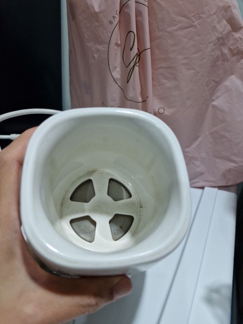 Pigeon Bottle & Food Warmer (Category: Breastfeeding & Bottle Feeding) located in Singapore. Submitted by jiachannel (Listing ID 1377902965, Image 2). Description: pigeon bottle & food warmer.
