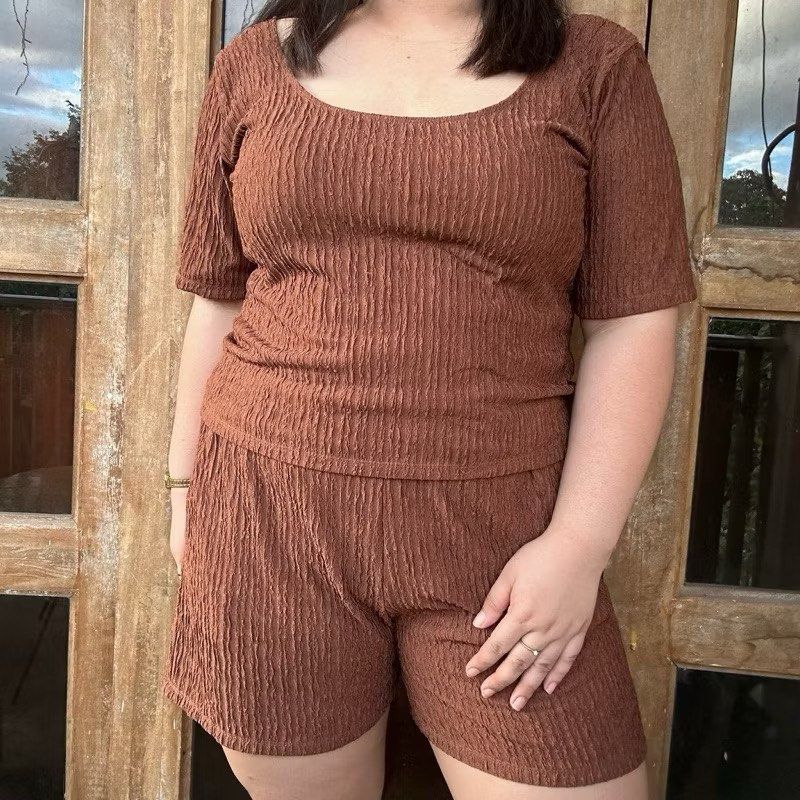 Plus size terno (Category: Sets or Coordinates) located in Manila. Submitted by janinehadi35998 (Listing ID 1377918007, Image 1). Description: Plus size terno fit upto 4XL (stretchy) Mocha color available & black color.