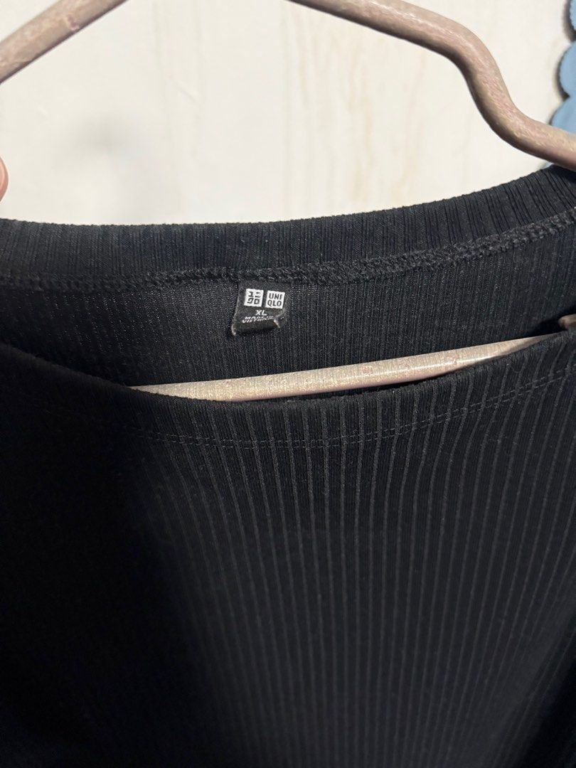 Ribbed Crew Neck Half Sleeve (Uniqlo) (Category: Shirts) located in Quezon City. Submitted by chi_declutters (Listing ID 1377897939, Image 3). Description: Size: XL Colors: Black and White 180 for 1pc 320 for 2pcs.