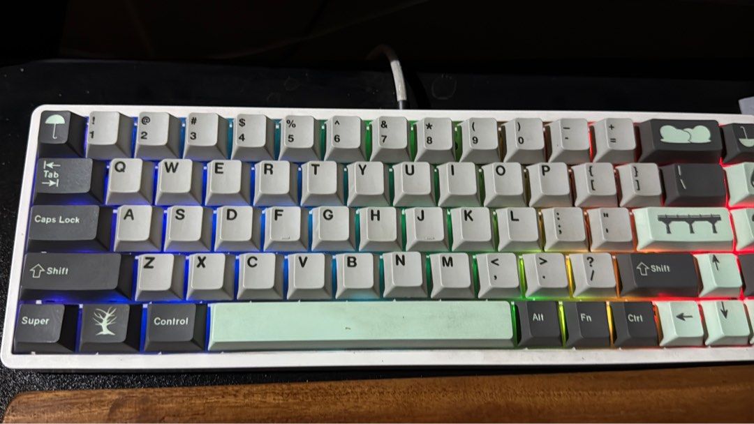 RK G68 (Category: Computer Keyboard) located in Manila. Submitted by gailaloose (Listing ID 1377814445, Image 2). Description: Needs battery replacement for wireless mode but seamless if wired mode Type c Brown switch.