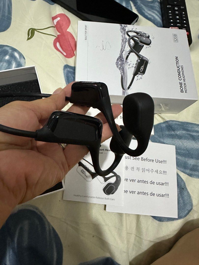 S10 Bone Conduction (Category: Headphones & Headsets) located in Imus. Submitted by raqylight (Listing ID 1377820910, Image 3). Description: Loc Imus.