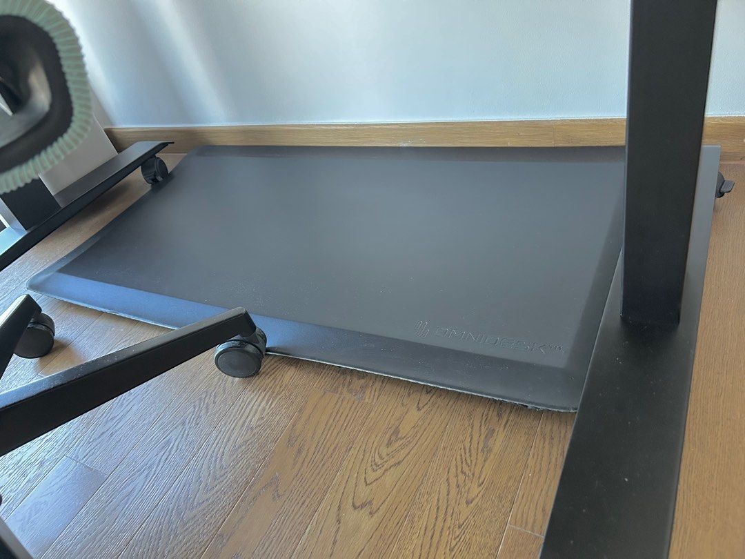 SALE!! Lightly used Omnidesk Atlas Anti Fatigue Mat (Category: Other Accessories) located in Singapore. Submitted by thechildofgod (Listing ID 1377809092, Image 2). Description: RTP $79 Dimensions: 100cm(Length) x 51.5cm(Breadth) x 1.9cm(Height) Key Features Non-Slip Bottom: Ensures stability and prevents slipping. Anti-Fatigue Gel: Reduces strain from prolonged standing. Beveled Edges: Designed to prevent accidents and enhance safety..