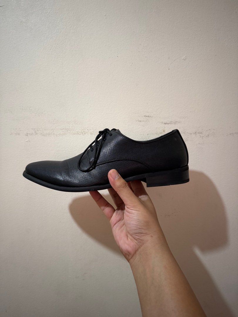 Salvatore Mann Leather shoes (Category: Dress Shoes) located in Quezon City. Submitted by ejsalud (Listing ID 1377796180, Image 1). Description: Used only once for wedding. Still in good condition. Outsoles and insoles still intact. No damages. Rfs: decluttering. .