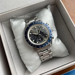 (Category: ) located in . Submitted by TheWatchAlley (Listing ID 1377858383, Image 1). Description: .