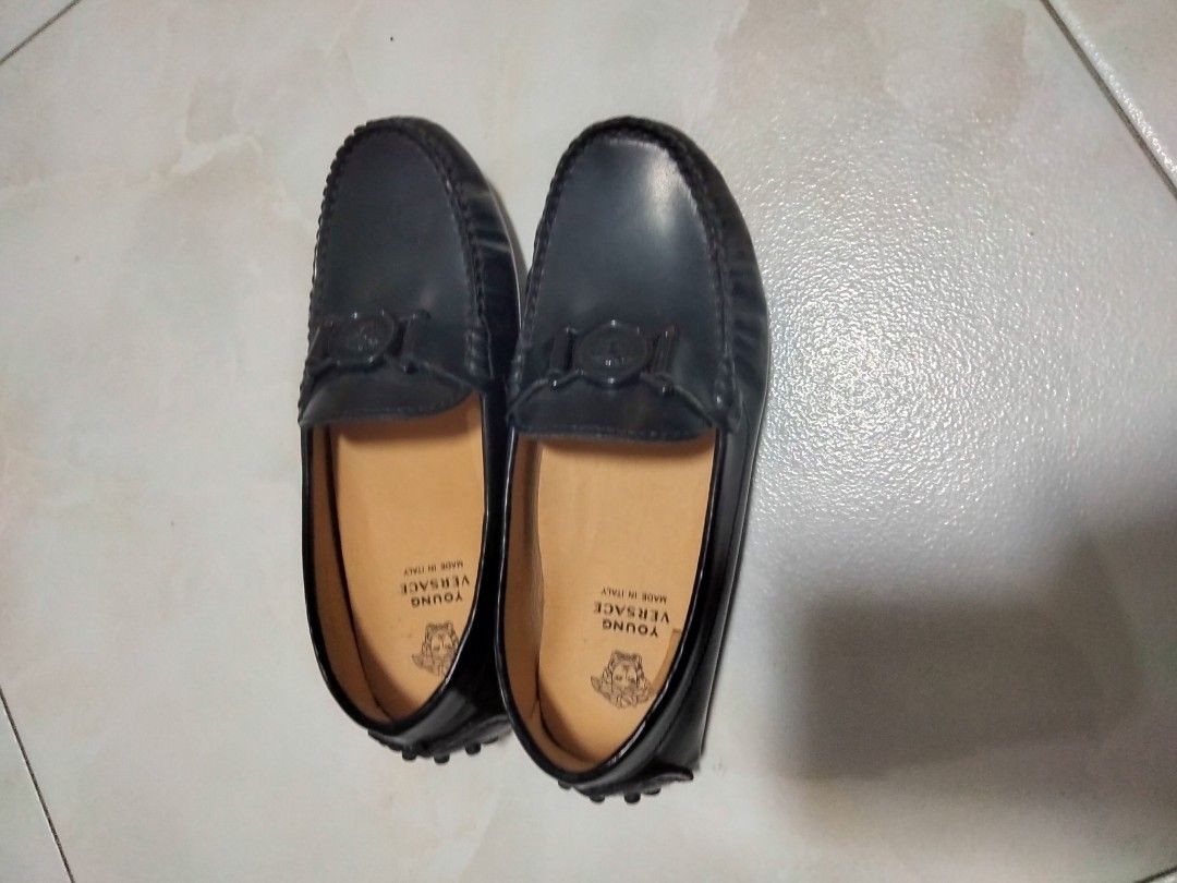 Shoes (Category: Babies & Kids Fashion) located in Singapore. Submitted by rocsangonz1982 (Listing ID 1377913253, Image 3). Description: .