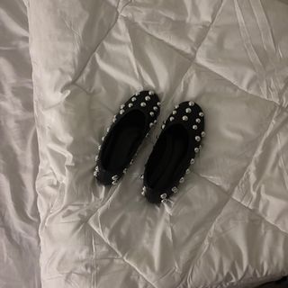 (Category: ) located in . Submitted by user2819216 (Listing ID 1377920477, Image 1). Description: .