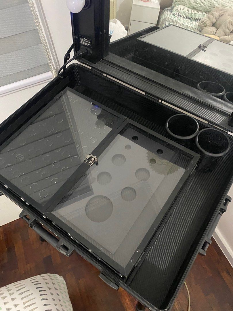 Suesh Luxury Makeup Traincase in black (Category: Makeup) located in Las Pinas. Submitted by thevallerys (Listing ID 1377881715, Image 3). Description: STILL AVAILABLE! Suesh Luxury Makeup Traincase in black With 6 pcs LED white light bulbs (dimmable) Condition: No issues at all - Working built-in bluetooth speakers - Comes with 2 brush holders, hair tools holder, has 2 USB ports (check pictures) RFS: not being used & decluttering 📍Las Piñas Cit