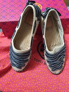 (Category: ) located in . Submitted by deeasri (Listing ID 1377790648, Image 1). Description: .