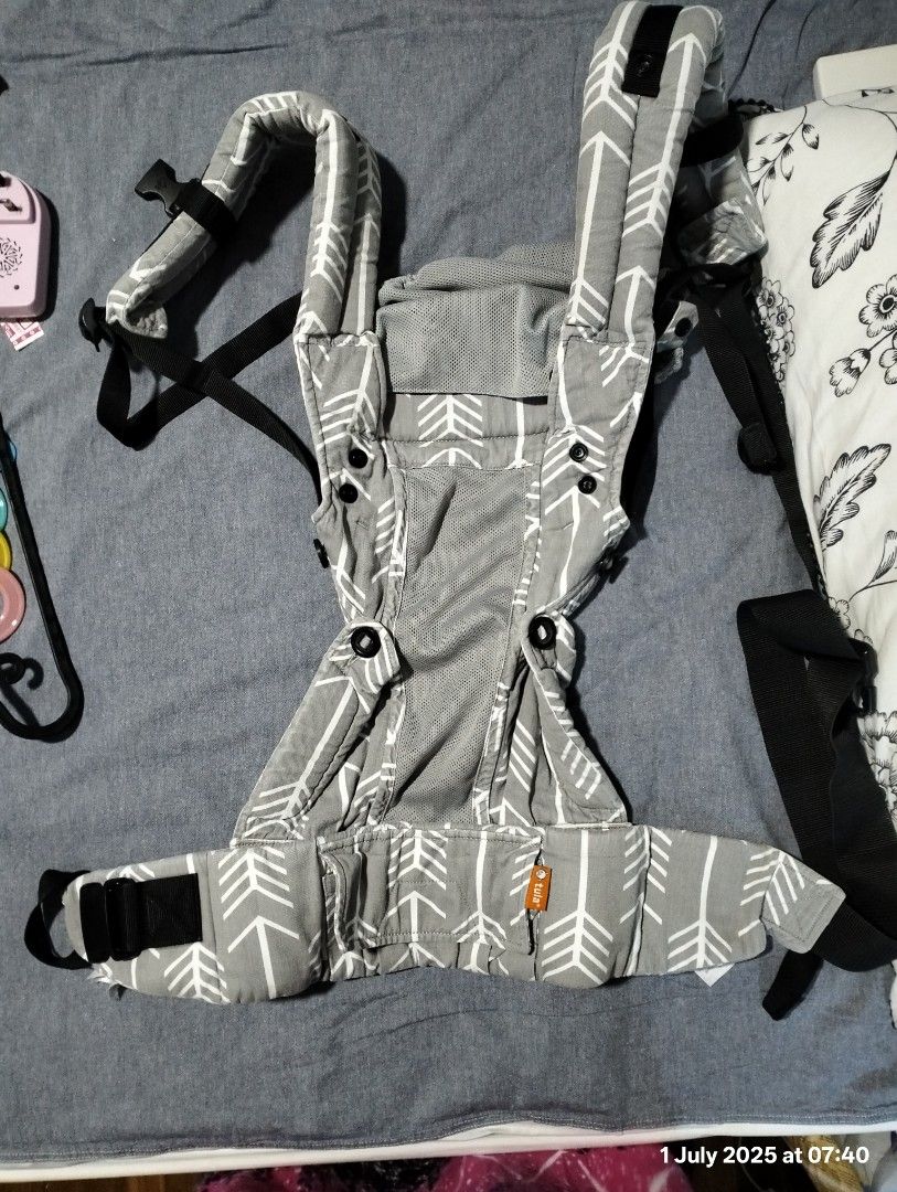 Tula Explore Baby Carrier - Grey Arrow Design (Category: Carriers & Slings) located in Singapore. Submitted by farewellheartlessworld (Listing ID 1377943994, Image 1). Description: - Lovingly-used Tula baby carrier. Baby has outgrown..