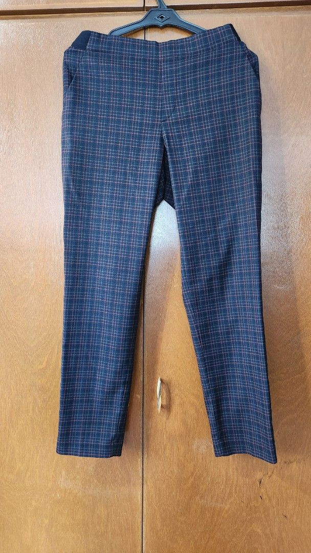 Uniqlo Wrinkle-Free Pants (Category: Other Bottoms) located in Marikina City. Submitted by MSS_32 (Listing ID 1377760799, Image 1). Description: *Navy Blue with checkered print details *Wrinkle-Free pants purchased in Japan; wash and wear no need to steam or iron; cotton fabric * size S on tag; Waist 26-30", Hips.up to 36", Length 35"; Tapered fit * with 2 side pockets, garterized waist band at the back * MOP: Gcash/ BPI *SF c/o buyer.
