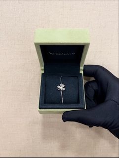 (Category: ) located in . Submitted by emishouseofluxe (Listing ID 1377762558, Image 1). Description: .